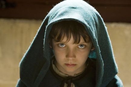 Asa Butterfield Fotoğrafı