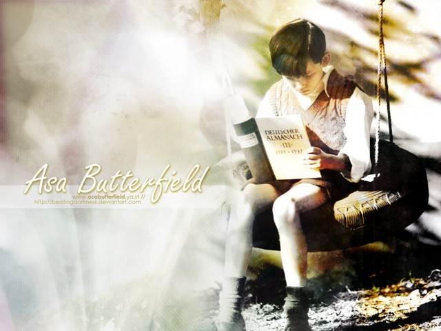 Asa Butterfield Fotoğrafı