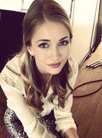 Yasemin Allen Fotoğrafı