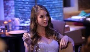 Yasemin Allen Fotoğrafı