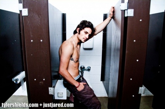 Shiloh Fernandez Fotoğrafı