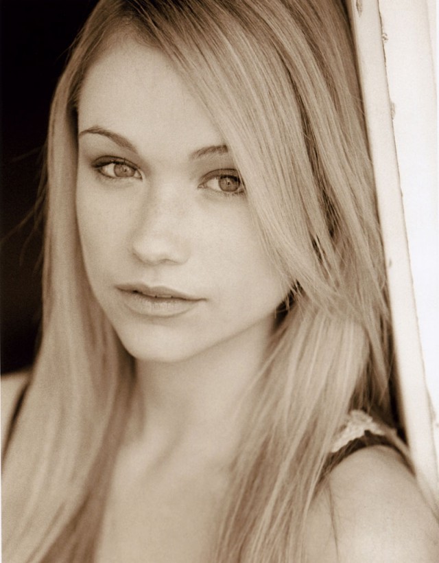 Katrina Bowden Fotoğrafı