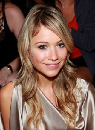 Katrina Bowden fotoğrafı