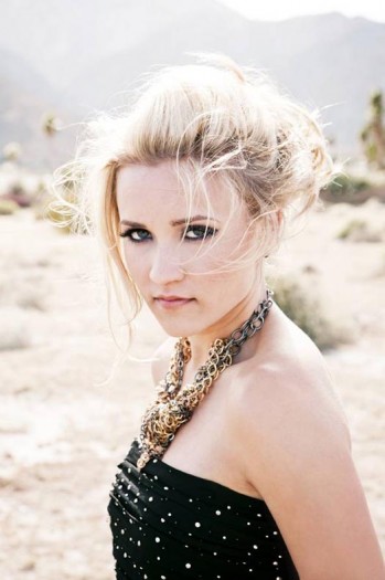 Emily Osment Fotoğrafı
