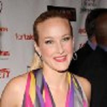 Katie Finneran Fotoğrafı