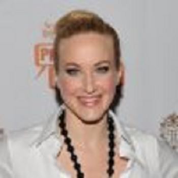 Katie Finneran Fotoğrafı