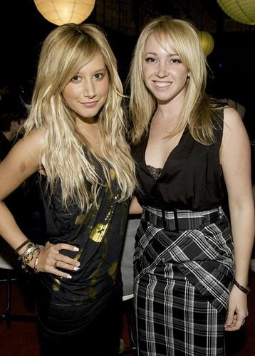 Jennifer Tisdale Fotoğrafı