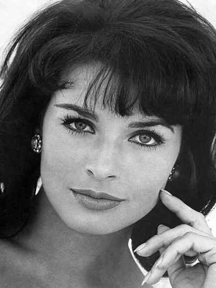 Senta Berger Fotoğrafı