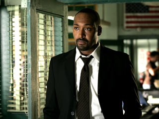 Jesse L. Martin fotoğrafı