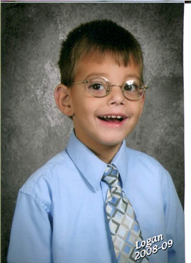 Logan Miller Fotoğrafı