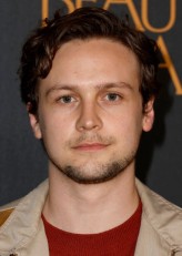 Logan Miller fotoğrafı