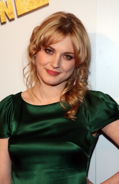 Alexandra Breckenridge Fotoğrafı