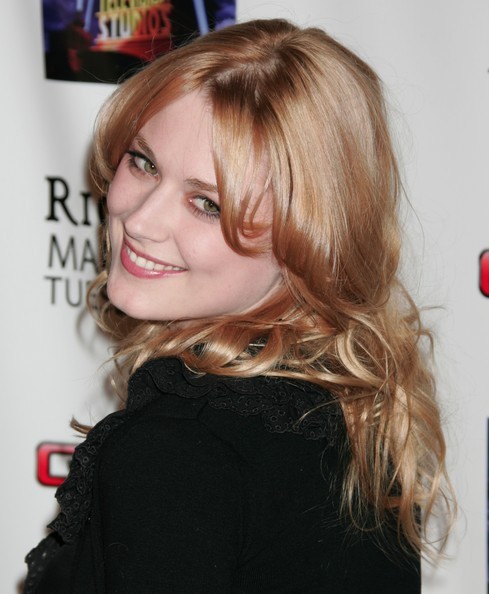 Alexandra Breckenridge Fotoğrafı