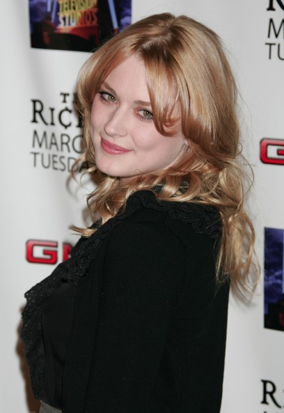 Alexandra Breckenridge Fotoğrafı