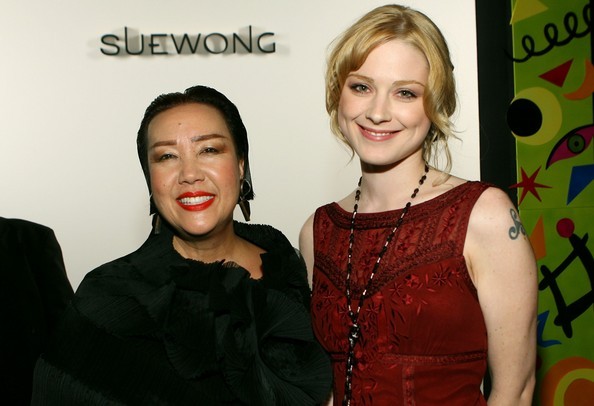 Alexandra Breckenridge Fotoğrafı