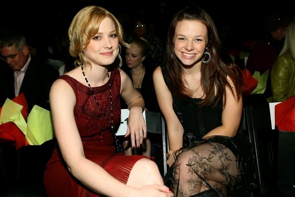 Alexandra Breckenridge Fotoğrafı