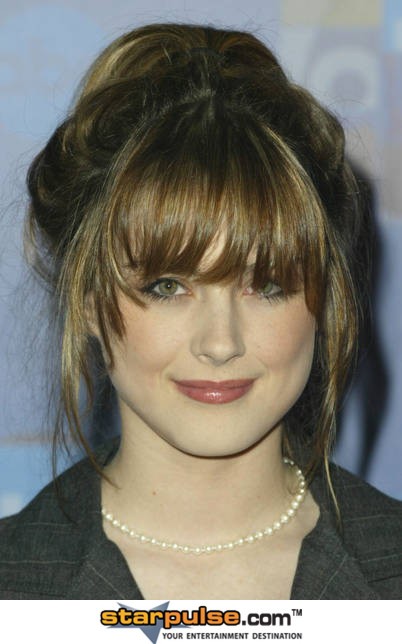 Alexandra Breckenridge Fotoğrafı