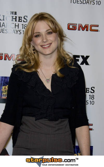 Alexandra Breckenridge Fotoğrafı