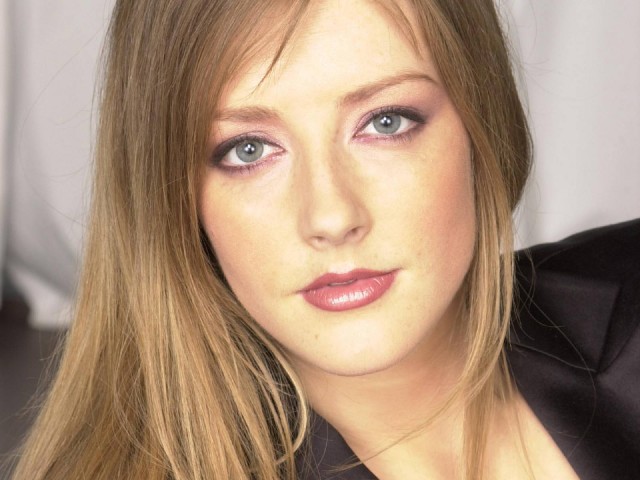 Jennifer Finnigan Fotoğrafı