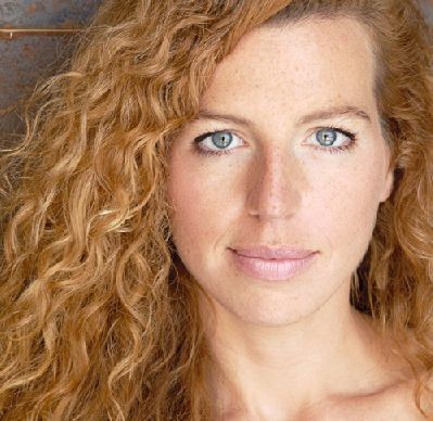 Tanna Frederick fotoğrafı