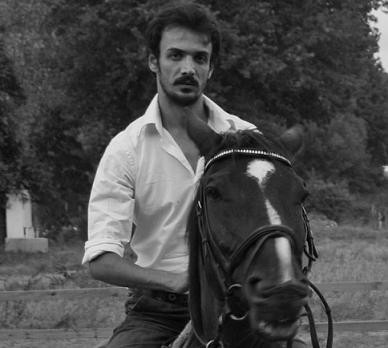 Devrim Evin Fotoğrafı