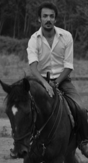 Devrim Evin Fotoğrafı