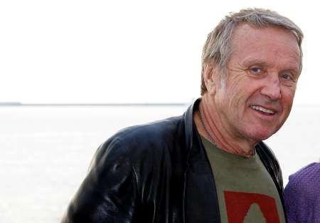 Yves Rénier fotoğrafı