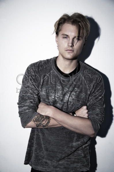 Toby Hemingway fotoğrafı