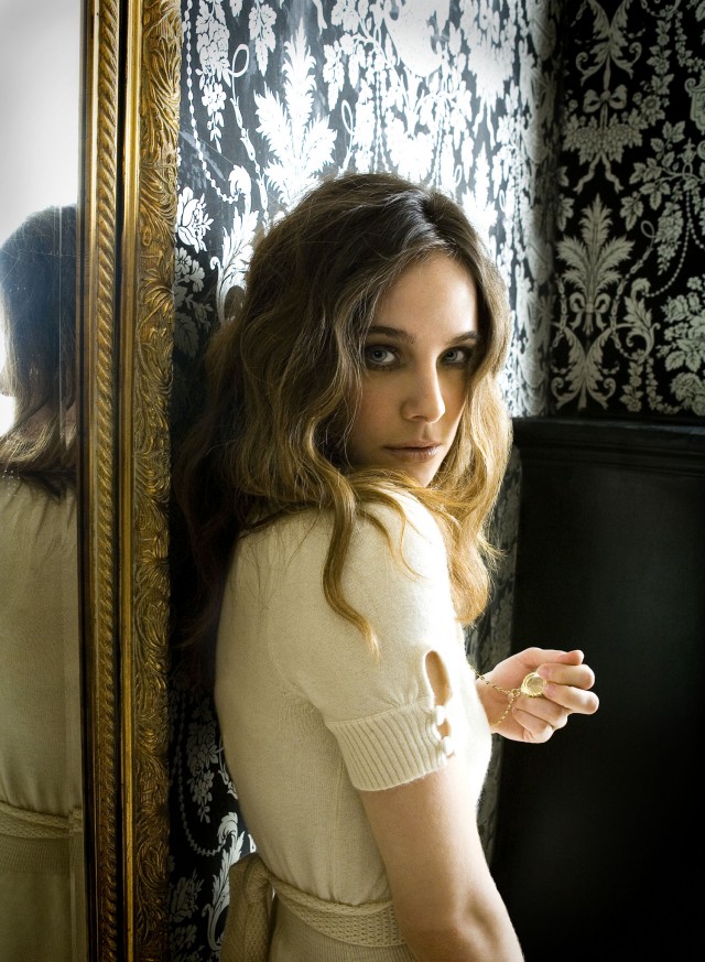 Caroline Dhavernas fotoğrafı