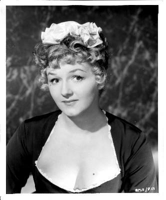 Joan Sims fotoğrafı