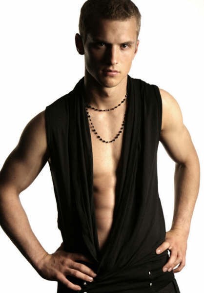 Freddie Stroma Fotoğrafı