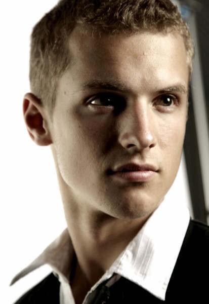 Freddie Stroma fotoğrafı