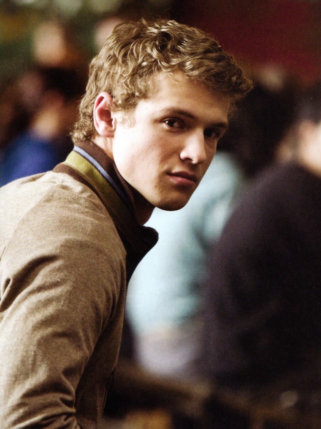 Freddie Stroma fotoğrafı