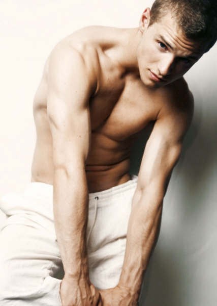 Freddie Stroma Fotoğrafı