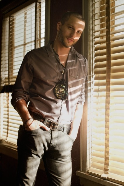 Logan Marshall-Green fotoğrafı