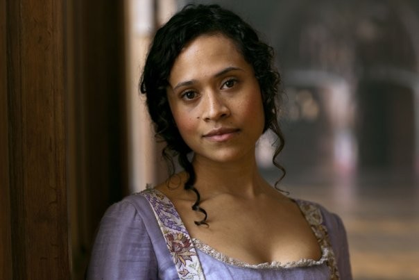 Angel Coulby Fotoğrafı