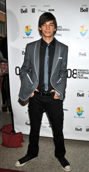 Devon Bostick fotoğrafı