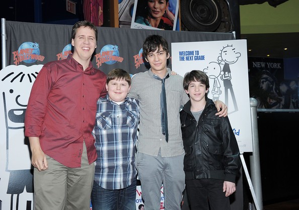 Devon Bostick fotoğrafı