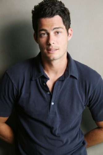 Brian Hallisay fotoğrafı