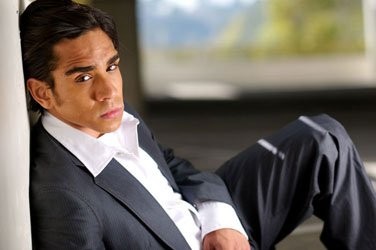 Ray Santiago fotoğrafı