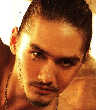 Ananda Everingham fotoğrafı