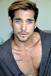 Gus Tamez fotoğrafı