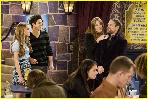 Bridgit Mendler Fotoğrafı