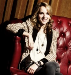 Bridgit Mendler Fotoğrafı