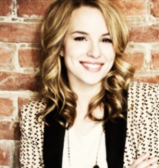 Bridgit Mendler Fotoğrafı