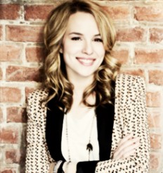 Bridgit Mendler Fotoğrafı