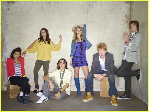 Bridgit Mendler Fotoğrafı