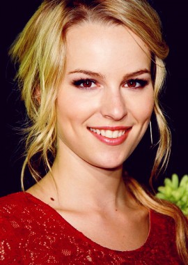 Bridgit Mendler Fotoğrafı
