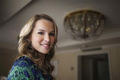 Bridgit Mendler Fotoğrafı