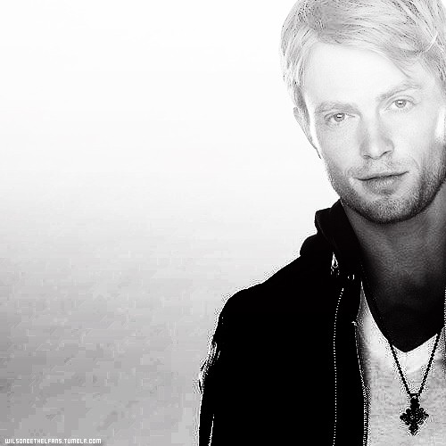 Wilson Bethel fotoğrafı